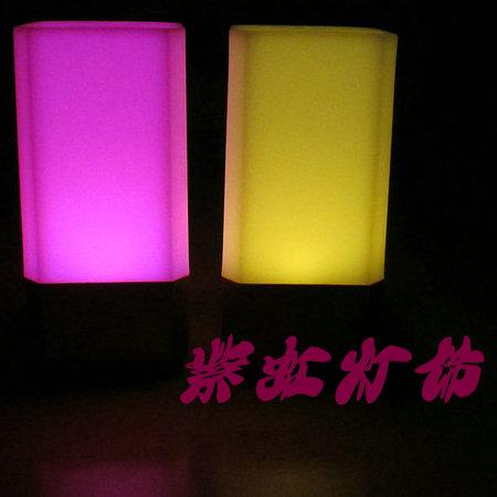 供应新款迷你方型LED充电咖啡厅小台灯 紫虹灯饰 餐厅装饰台灯