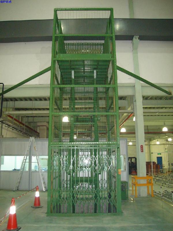 液压升降货梯固定导轨式升降机平台供应液压升降货梯固定导轨式升降机平台