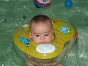 供应山东婴幼儿游泳馆全套设备婴儿游泳圈浴膜上海儿童游泳池北京图片