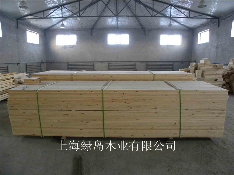 供应上海最大樟子松木材供应商，非常规樟子松板材，樟子松价位最低图片