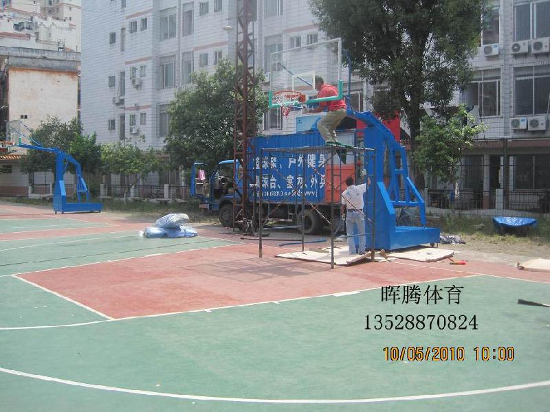 供应深圳宝安西乡黄田龙华石岩篮球架厂家深圳哪里的篮球架价格最便宜图片