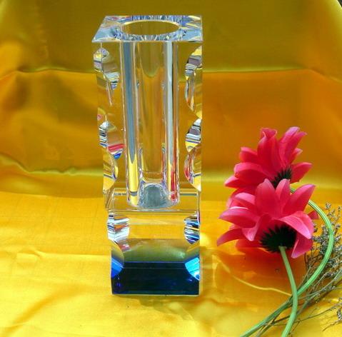 供应浙江义乌水晶花瓶装饰品，水晶礼品，水晶影像，水晶挂件定制