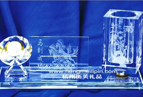 杭州哪里定做水晶笔筒18758896886杭州笔筒定制杭州水晶笔筒