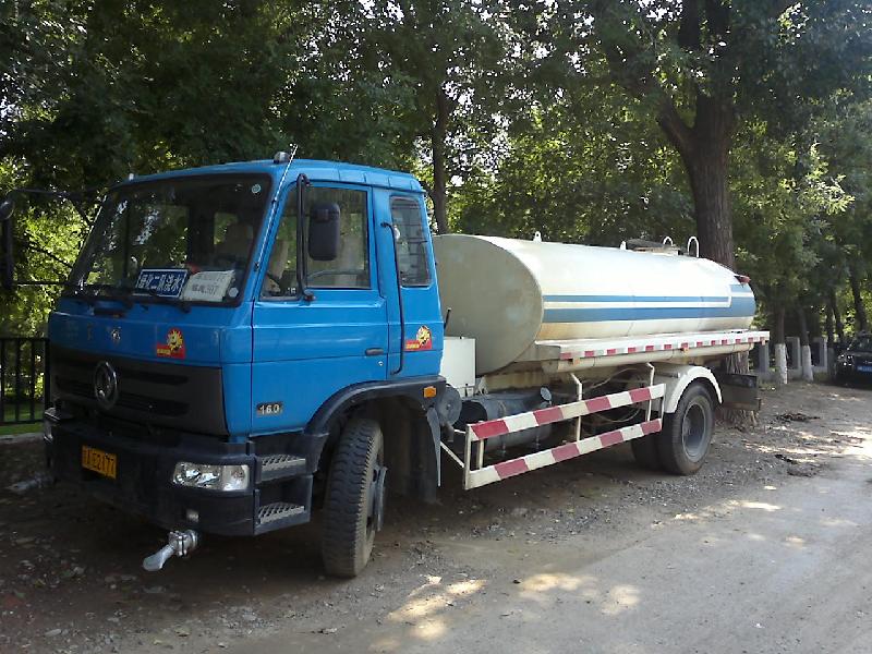 供应北京出租水罐车，大小都有，可盛装自来水纯净水。