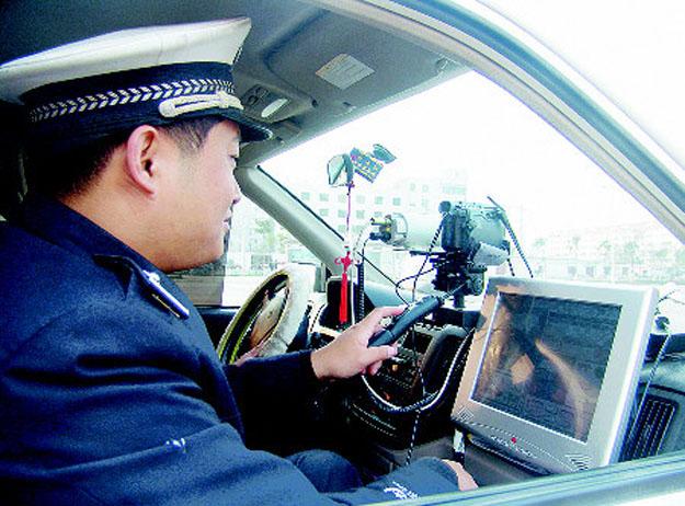供应索威尔便携式移动电子警察识别率96以上图片