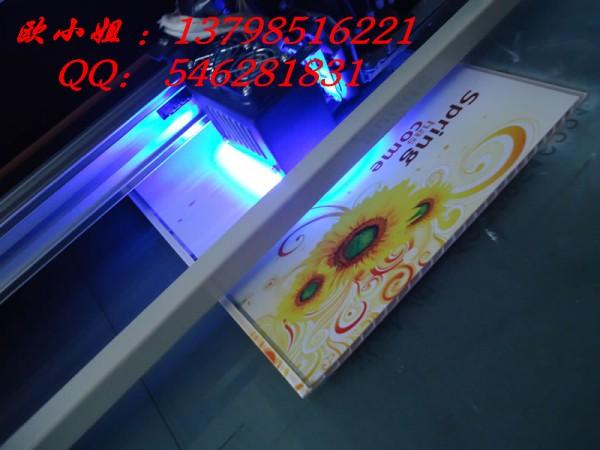 UV平板喷绘机/UV平板喷绘机价格/大型UV平板喷绘机价格