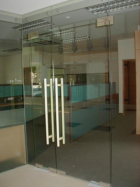 北京市修玻璃门玻璃门锁拉手地弹簧厂家供应修玻璃门玻璃门锁拉手地弹簧