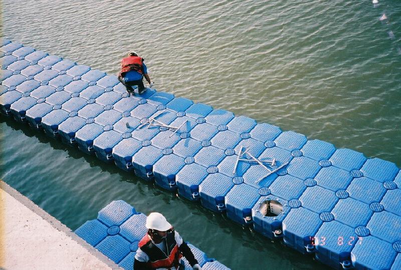 中山市浮桥浮动码头浮筒厂家