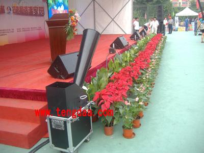 供应北京室外旋风彩虹机租赁给您的舞台渲染喜庆图片