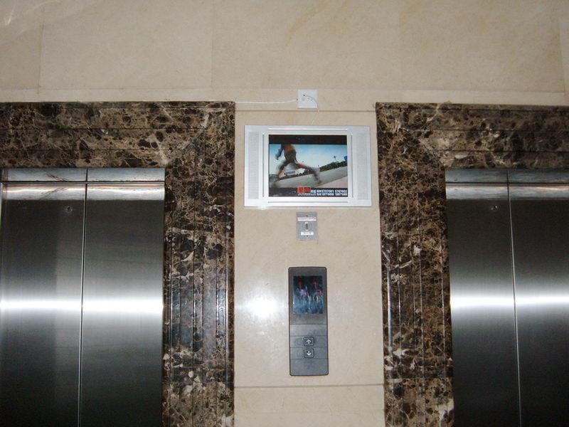 供应深圳电梯广告机