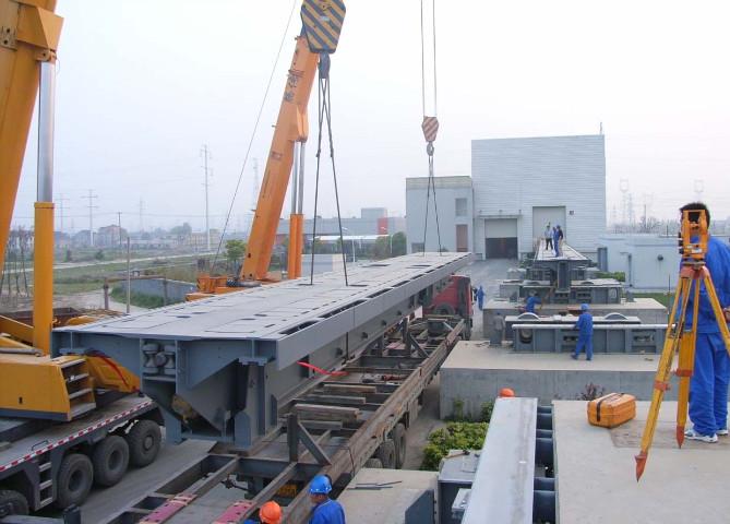 供应安徽铜陵吊车出租吊装公司提供50吨