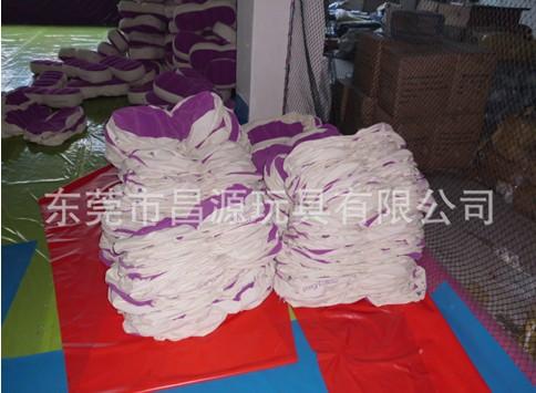供应PVC充气植绒枕头/充气枕头生产厂家生产直接出货