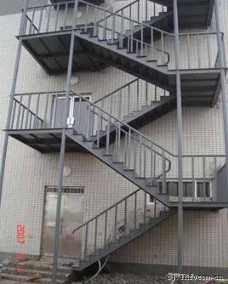 供应邵东室外钢楼梯、钢结构楼梯、工厂钢楼梯、螺旋钢楼梯等各款式钢楼梯