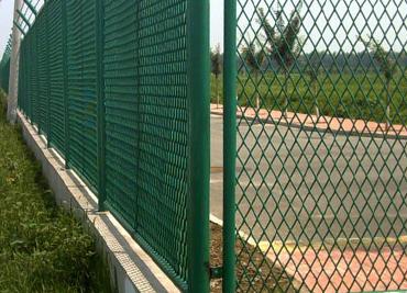 西安市陕西西安衡安钢板护栏网价格厂家