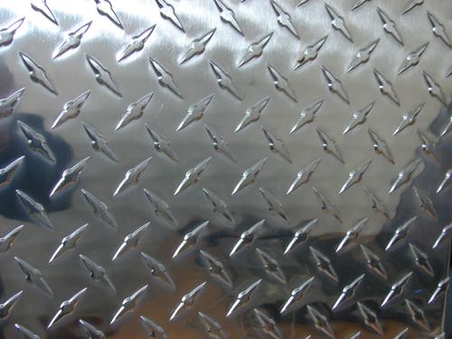 东莞市5052五条筋花纹铝板厂家供应5052五条筋花纹铝板 佛山压花铝板价格 6063桔皮花纹铝板