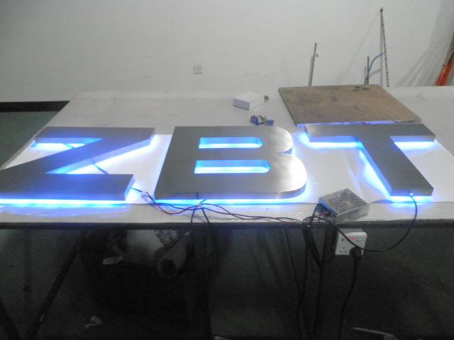 供应深圳最便宜的LED发光字