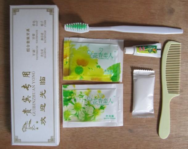 供应一次性牙刷牙膏 宾馆贵宾专用 纸盒包装6合一牙具 酒店客房用品图片