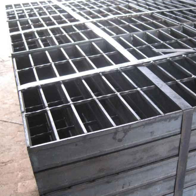 热镀锌钢格板供应热镀锌钢格板