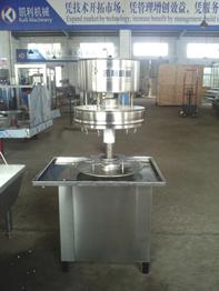 供应小万能液体灌装机 半自动液体灌装机 小型液体灌装机