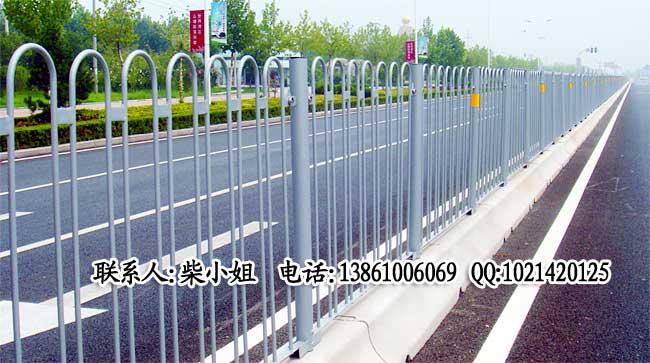 青岛城市市政道路隔离护栏