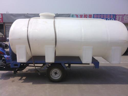供应5吨卧式塑料桶5吨卧式储罐5吨运输储罐