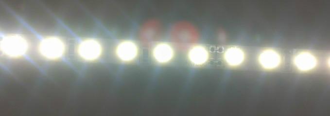 6MM宽2835高亮超薄灯箱灯条，66灯2835超窄高亮灯条