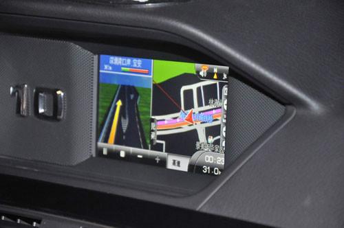 供应广州奔驰C180加装导航精准轨迹倒车后视手机无线连接数字电视