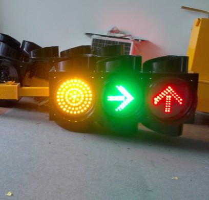 供应移动红绿灯箭头显示型太阳能移动红绿灯交通信号灯价格