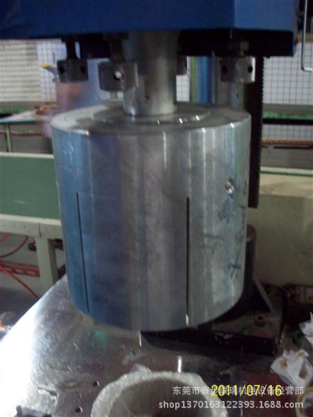供应重庆沙坪坝区超声波焊接机重庆超声波焊接机模具图片