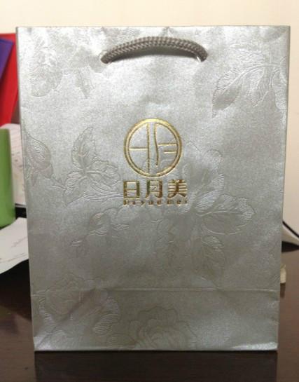 广州市珠宝手提纸袋厂家供应珠宝手提纸袋订做铜版纸手提袋特种纸手提袋小纸袋订做