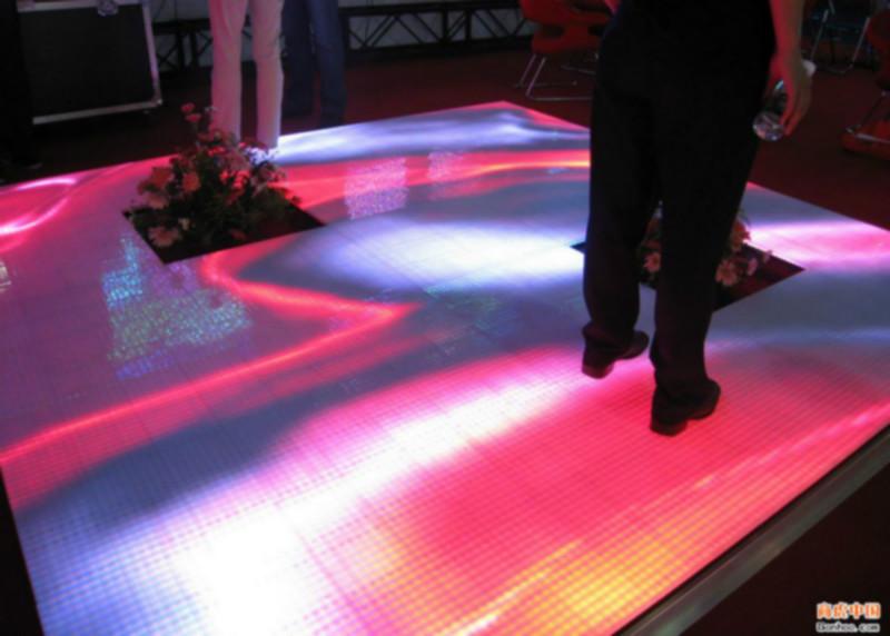 供应海盐县超薄地板屏LED显示屏产品廉价