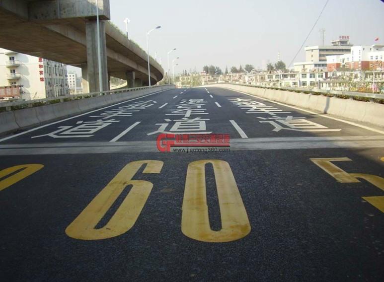 供应深圳公路施工划线，塑胶护栏