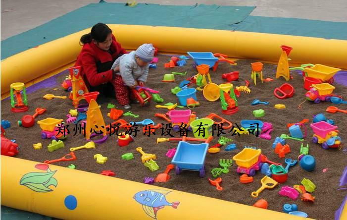 供应儿童充气沙池价格，江苏泰州趣味小型充气沙地