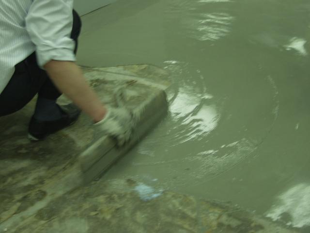 青岛市地板铺设前要用自流平砂浆找平厂家
