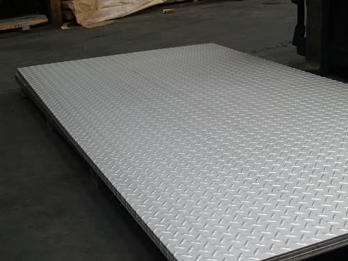 供应江苏无锡304压花板，不锈钢压花板价格，不锈钢冲花板厂家，不锈钢板