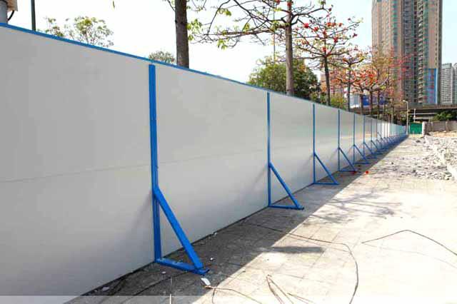 山东复合板围墙供应山东复合板围墙彩钢瓦围墙