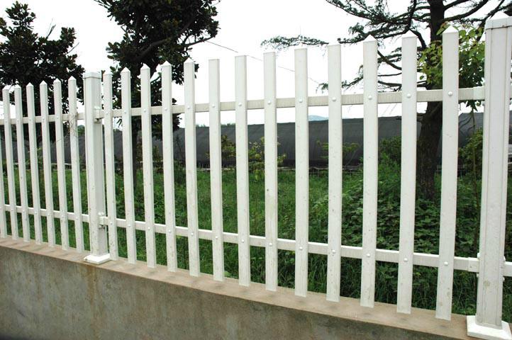 上海小区草坪围墙护栏1.2米高全白供应上海小区草坪围墙护栏1.2米高全白