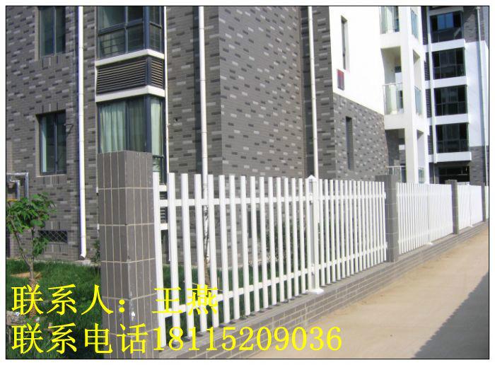 连云港市上海小区草坪围墙护栏1.2米高全白厂家