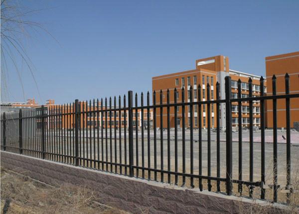 供应隔离栏隔离网铁艺护栏防御护网