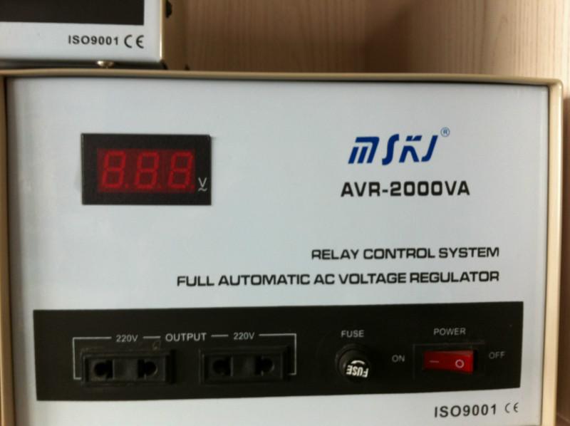 供应AVR-2000VA全自动交流家用稳压器