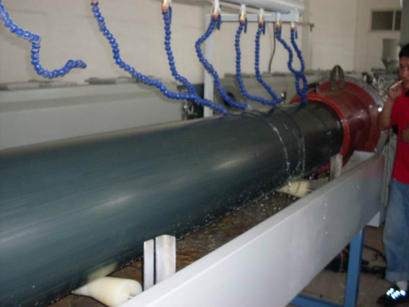 供应中塑3PE防腐保温管材生产线图片