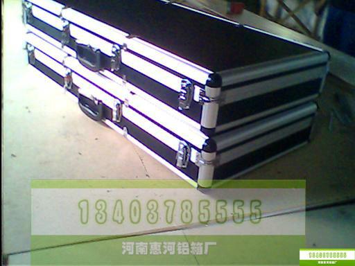 定做乐器箱的厂家 河南惠河铝箱厂可根据客户要求定做各种规格和款式乐器箱质量保证图片