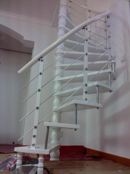 供应上海松江哪里做旋转楼梯最好最便宜，松江做旋转楼梯的厂家