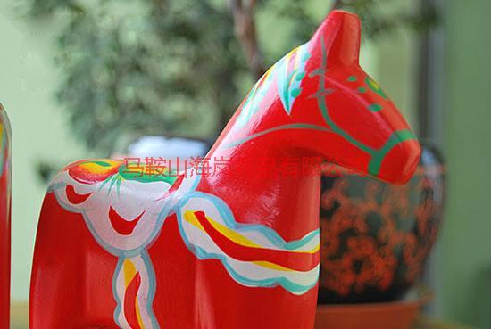 马鞍山市创意彩绘木质工艺品红色达拉木马厂家