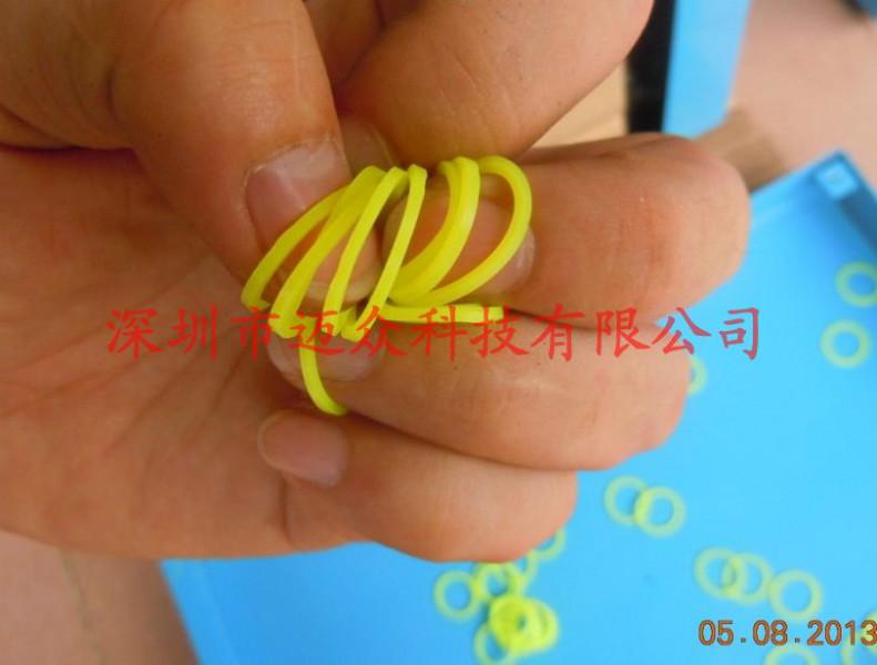深圳市自动生产裁切硅胶手环自动裁切滴厂家自动生产裁切硅胶手环 自动裁切滴胶手环 自动生产裁切硅胶宽手环