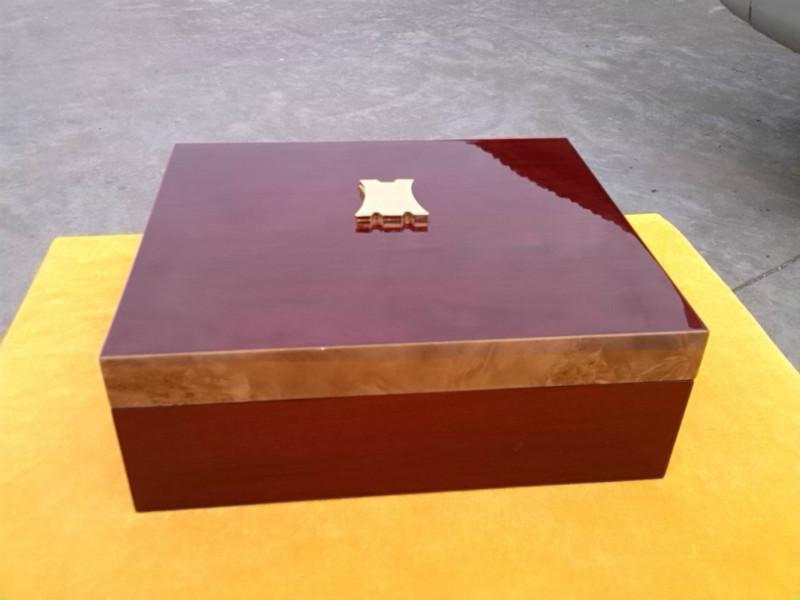 供应钢琴烤漆包装盒工厂钢琴漆礼品盒图片
