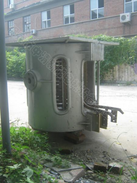 供应不锈钢电热保温熔炼炉中清新能——电炉生产厂家图片