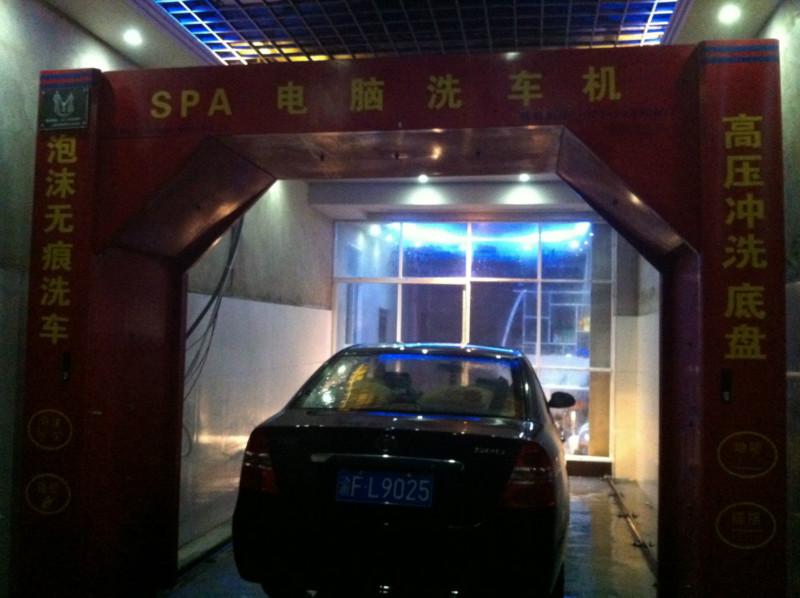 上海市龙门往复式自动洗车机厂家供应龙门往复式自动洗车机,全自动龙门往复式自动洗车机